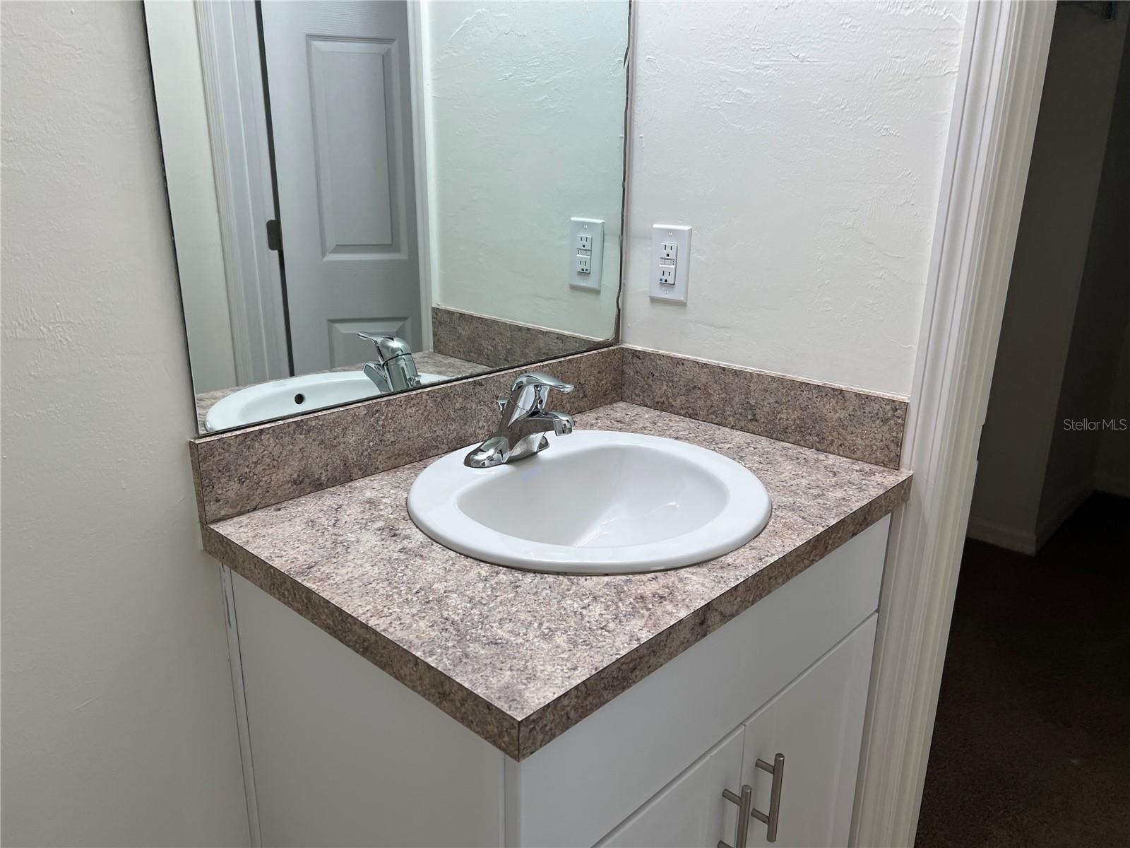 Image 12 of 17 For 1042 Bounds Street