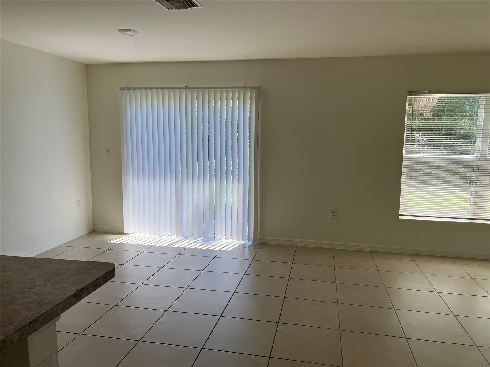 Image 7 of 17 For 1042 Bounds Street