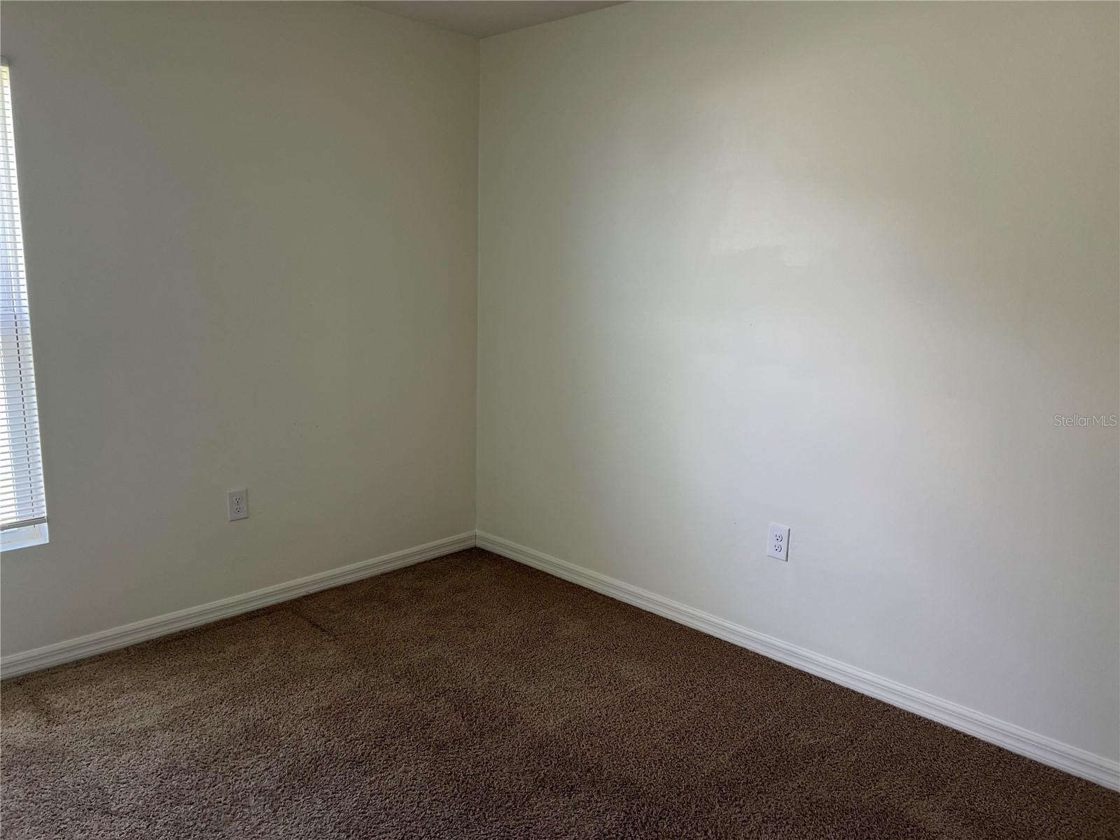 Image 9 of 17 For 1042 Bounds Street