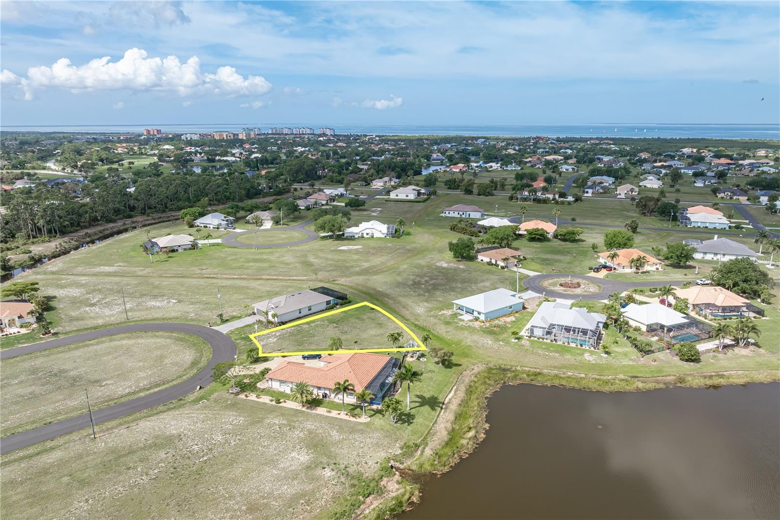 Image 8 of 13 For 17528 Vellum Circle