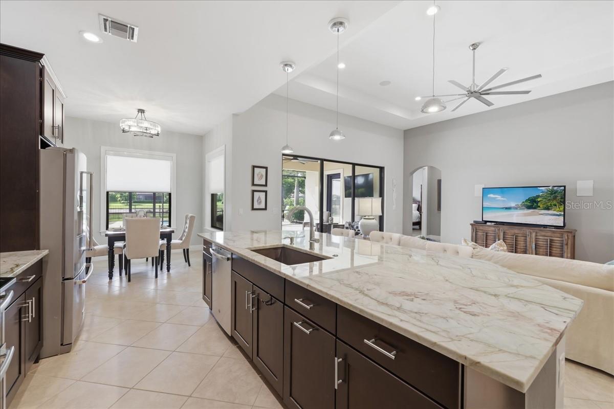 Listing photo id 14 for 10181 Belcrest Boulevard