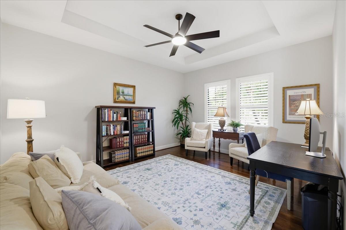 Listing photo id 15 for 10181 Belcrest Boulevard