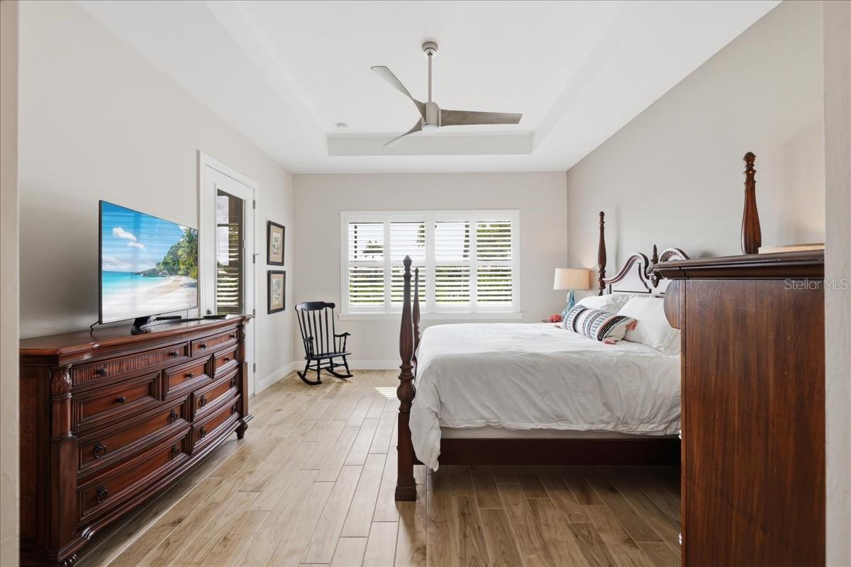 Listing photo id 18 for 10181 Belcrest Boulevard