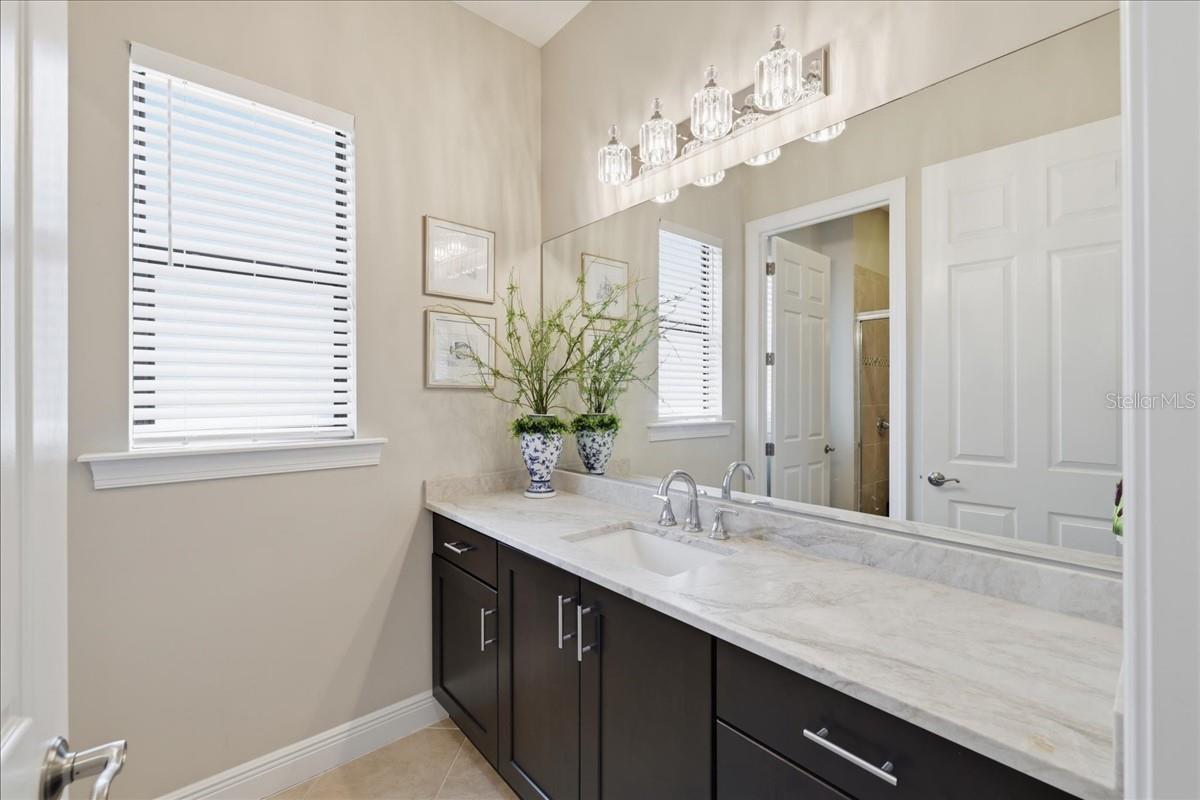 Listing photo id 23 for 10181 Belcrest Boulevard