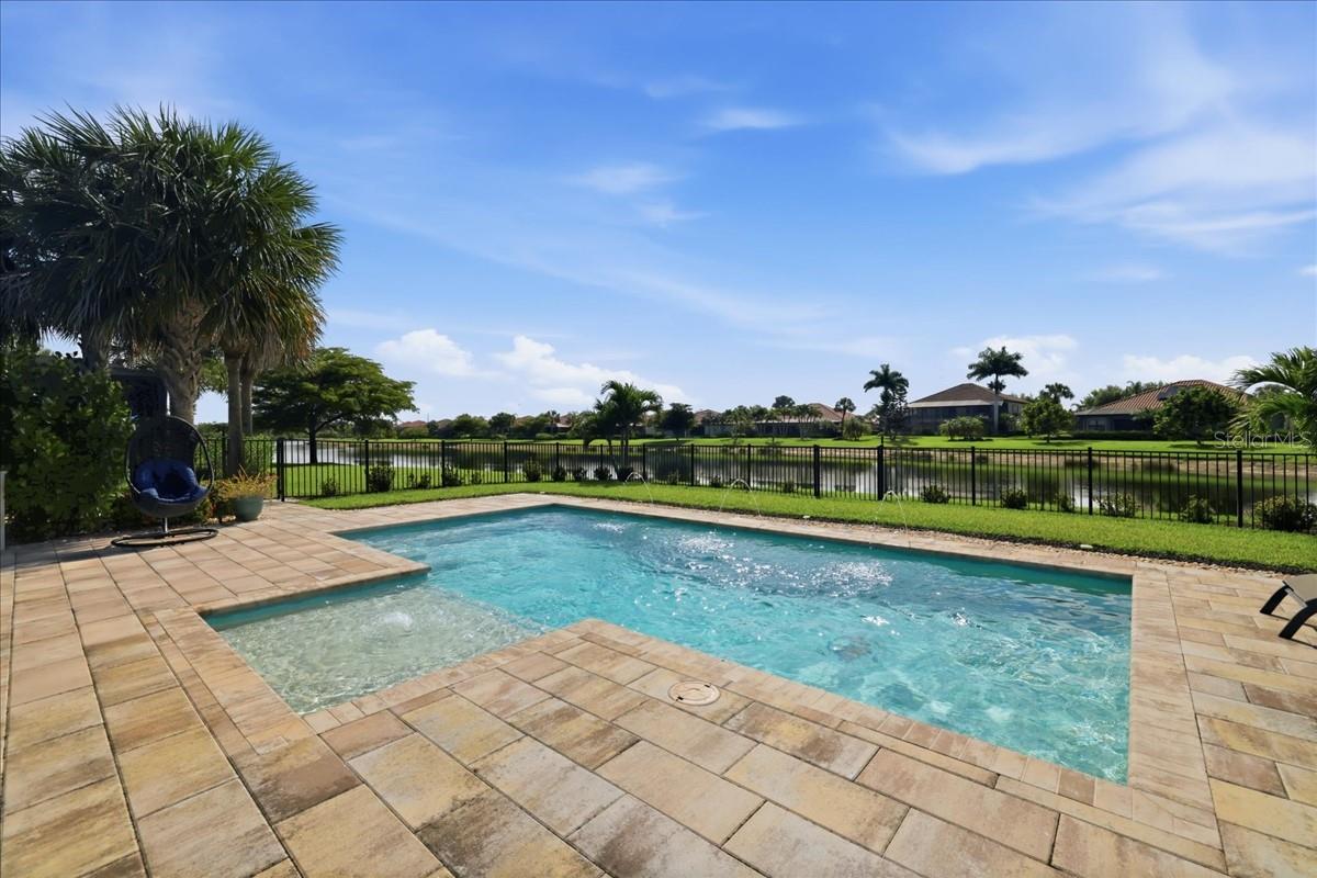 Listing photo id 35 for 10181 Belcrest Boulevard