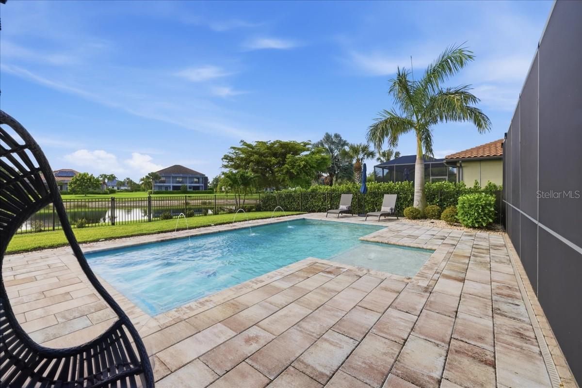 Listing photo id 36 for 10181 Belcrest Boulevard