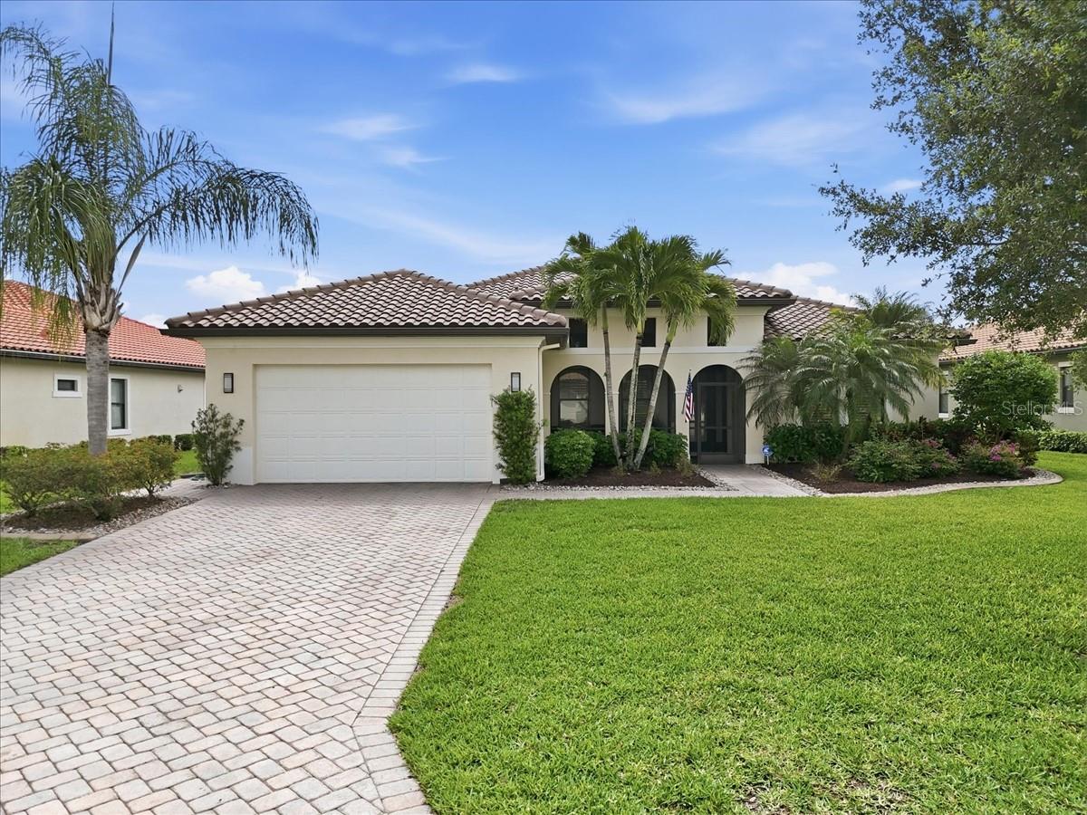 Listing photo id 38 for 10181 Belcrest Boulevard