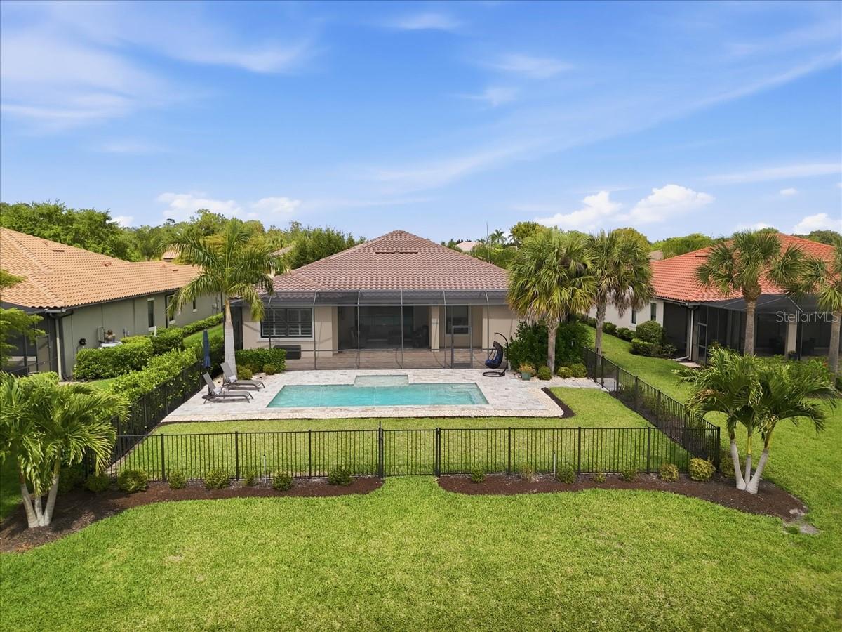 Listing photo id 49 for 10181 Belcrest Boulevard