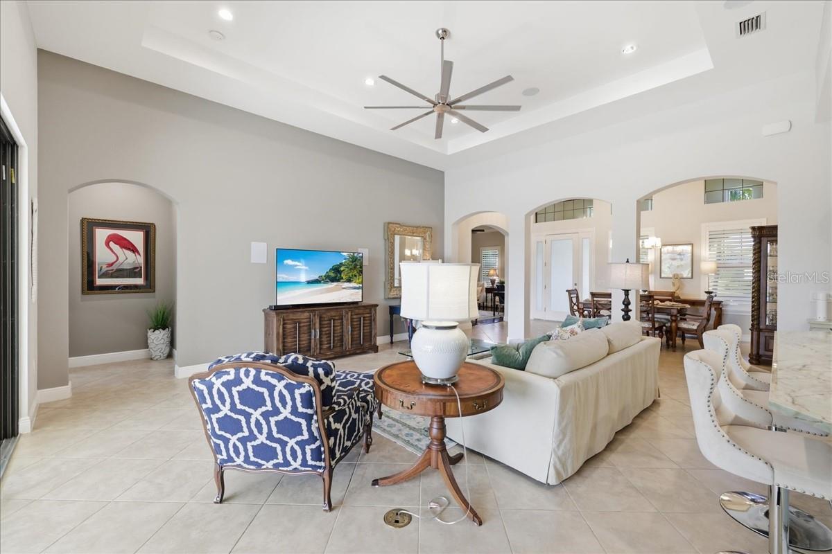 Listing photo id 4 for 10181 Belcrest Boulevard