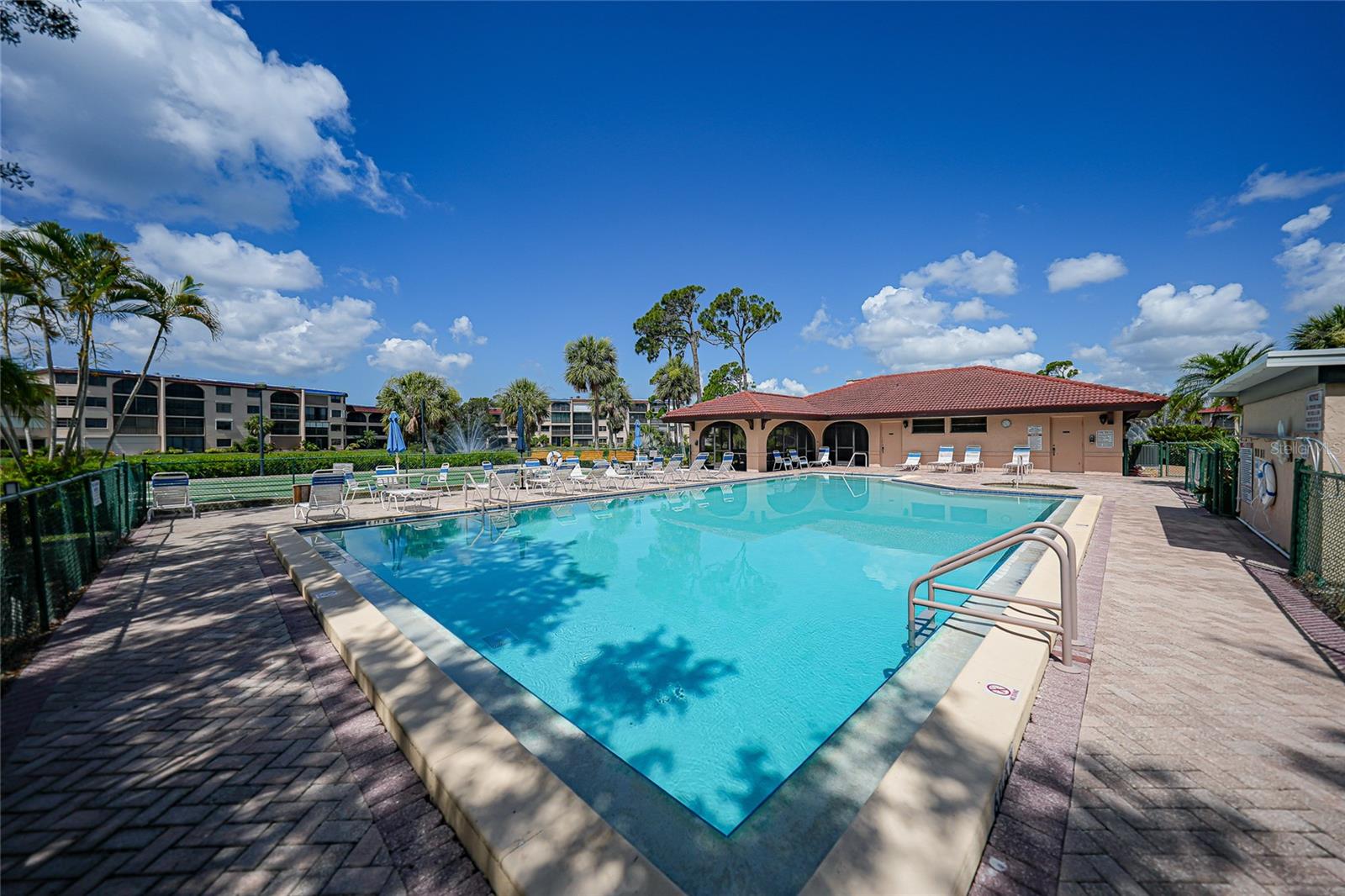 Image 21 of 24 For 23465 Harborview Road 616