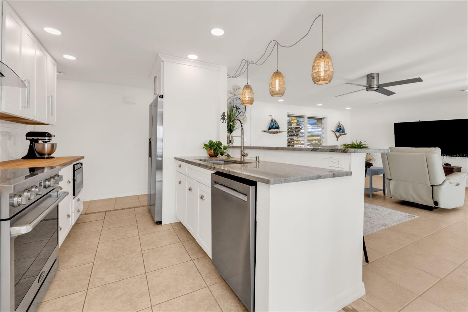 Image 10 of 39 For 2308 Harbour Drive