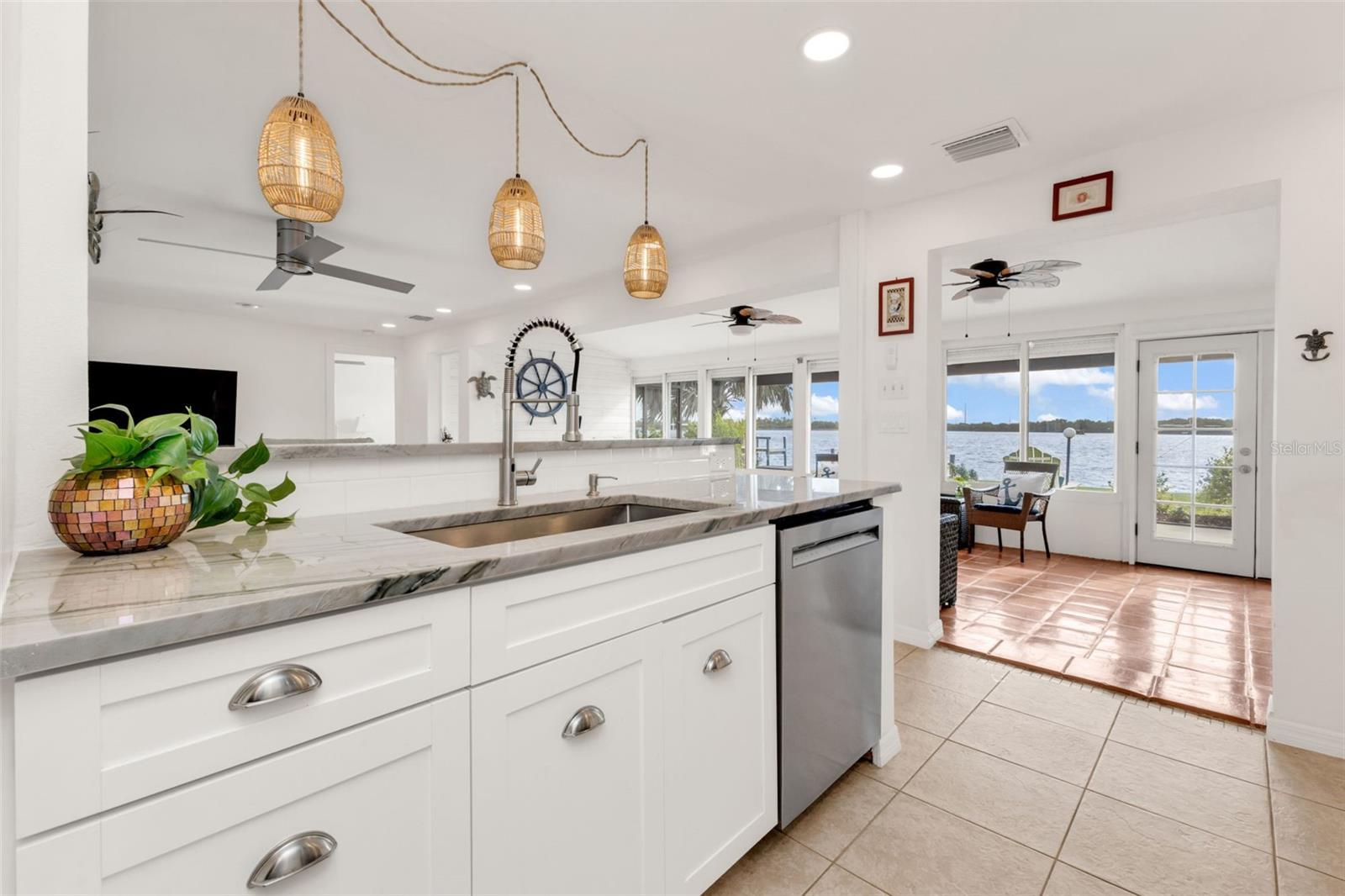 Image 15 of 39 For 2308 Harbour Drive