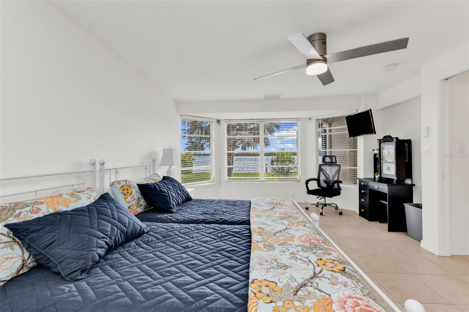 Image 26 of 39 For 2308 Harbour Drive