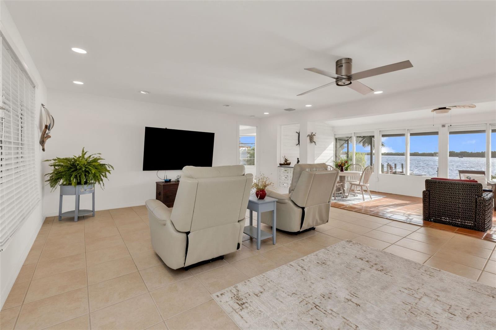 Image 6 of 39 For 2308 Harbour Drive