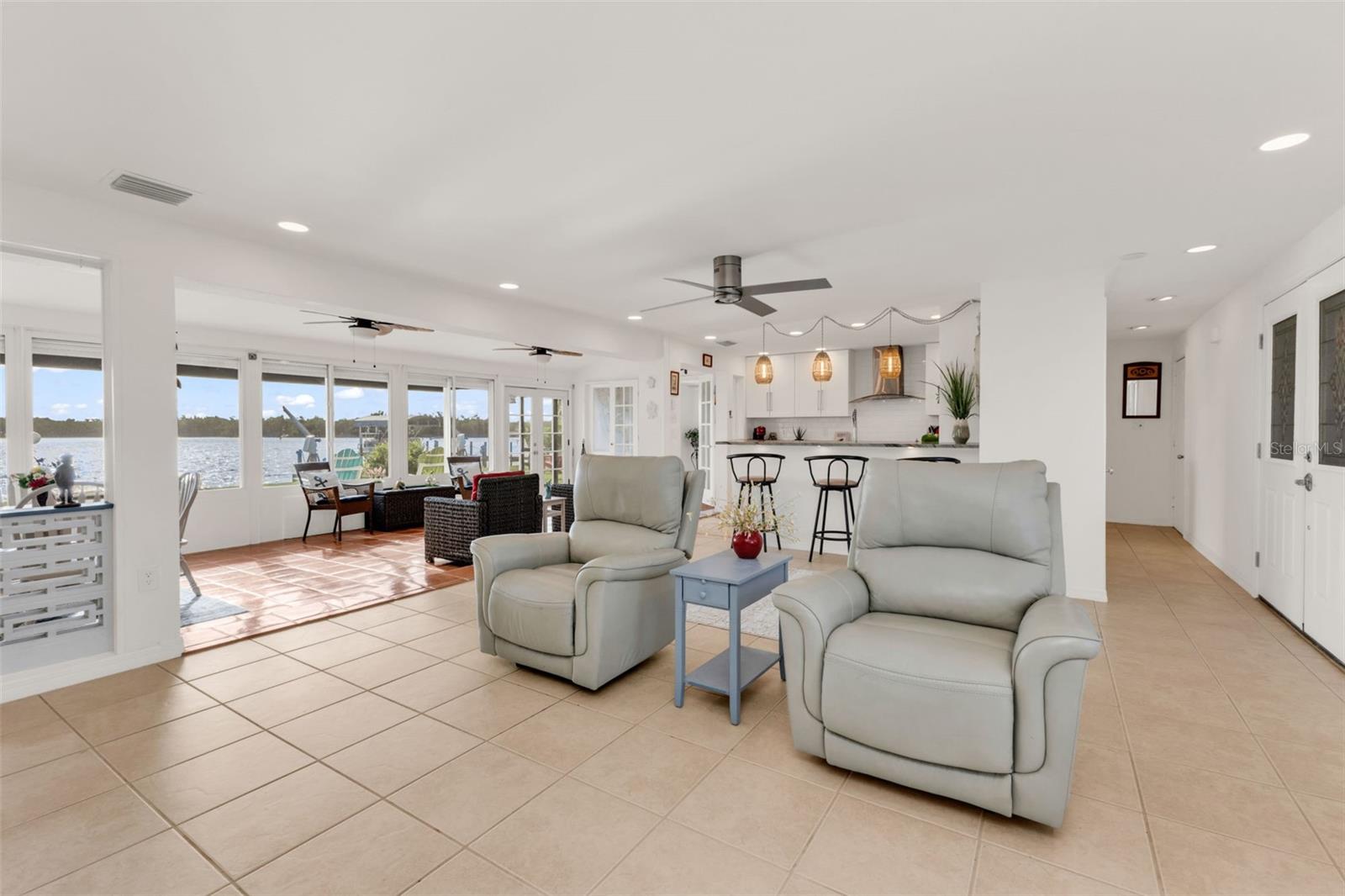 Image 7 of 39 For 2308 Harbour Drive