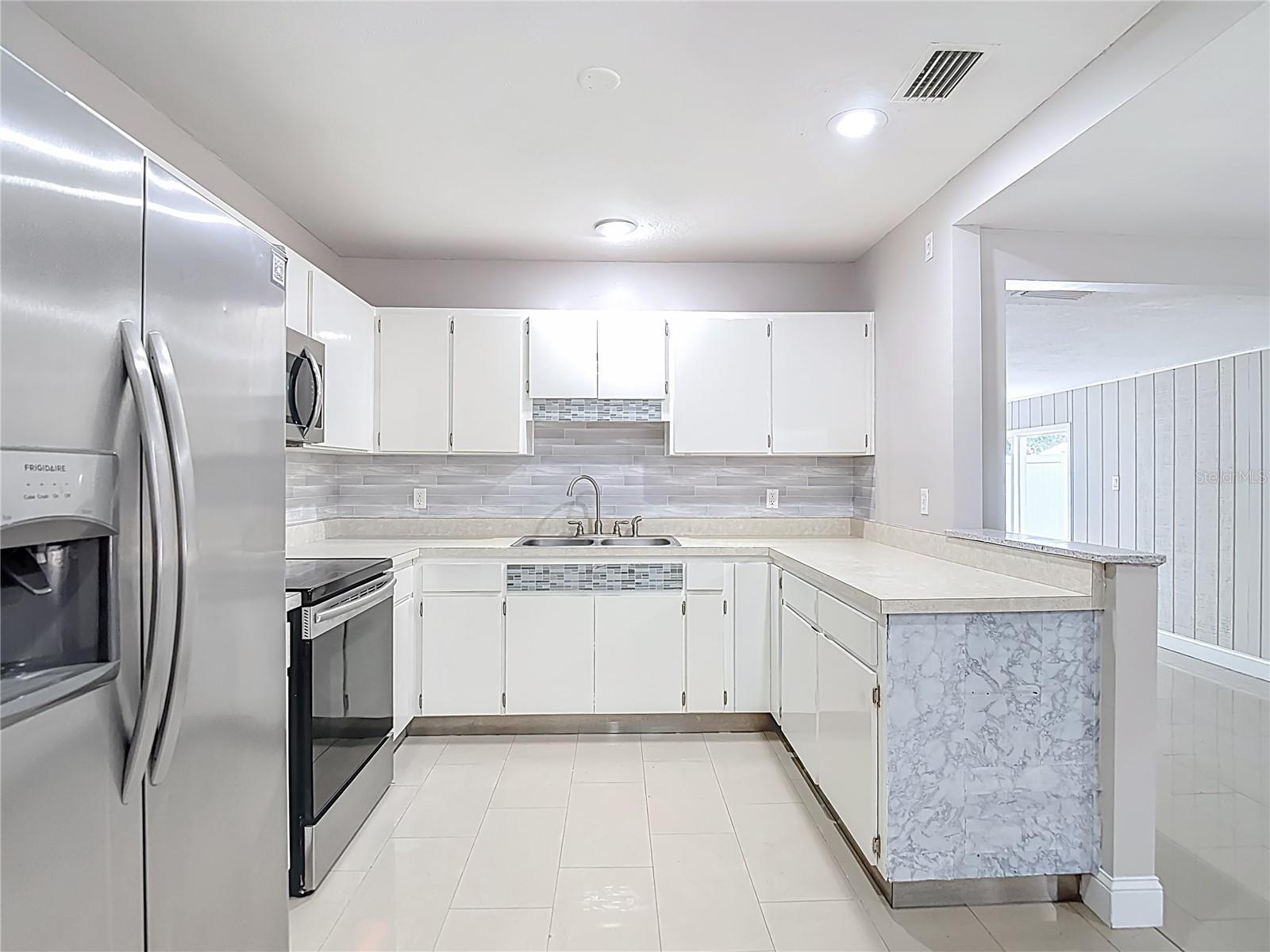 Image 12 of 59 For 1328 Divot Lane