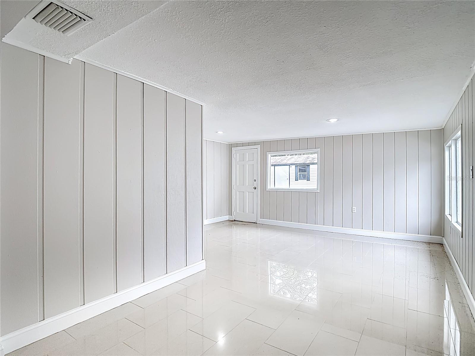 Image 19 of 59 For 1328 Divot Lane