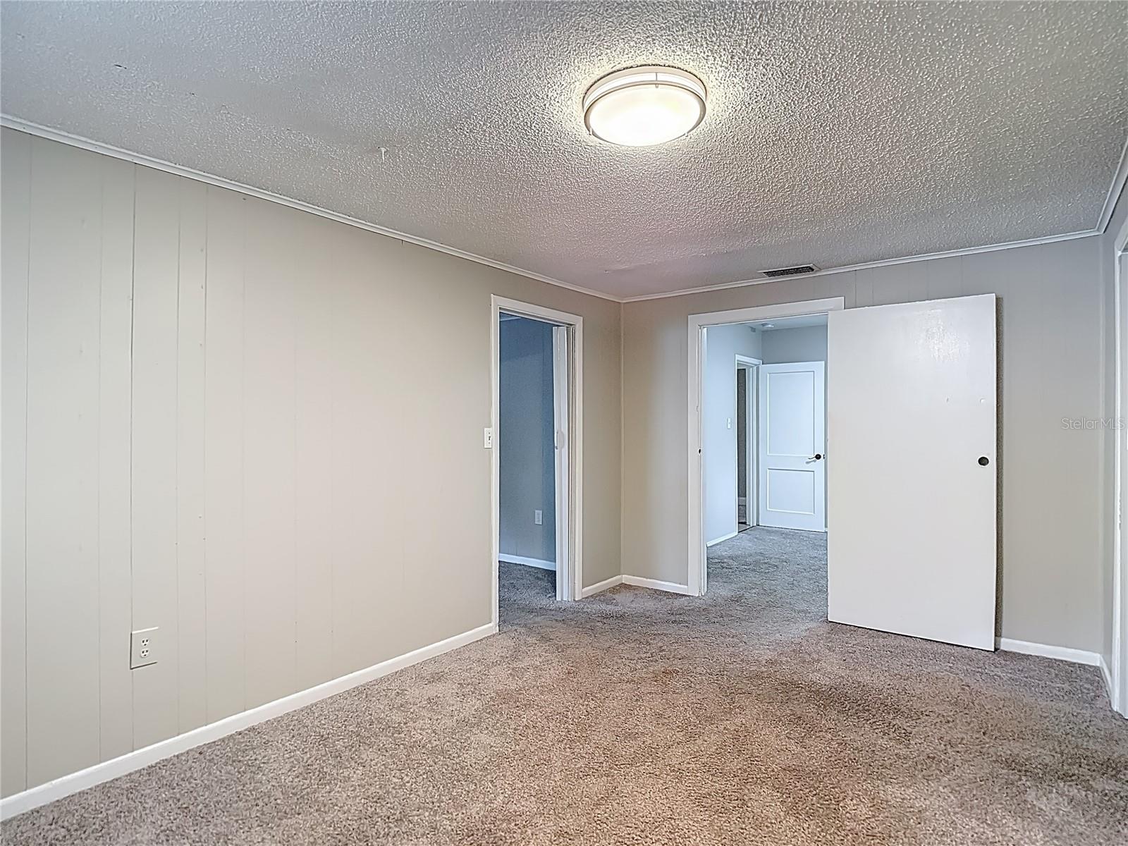 Image 33 of 59 For 1328 Divot Lane