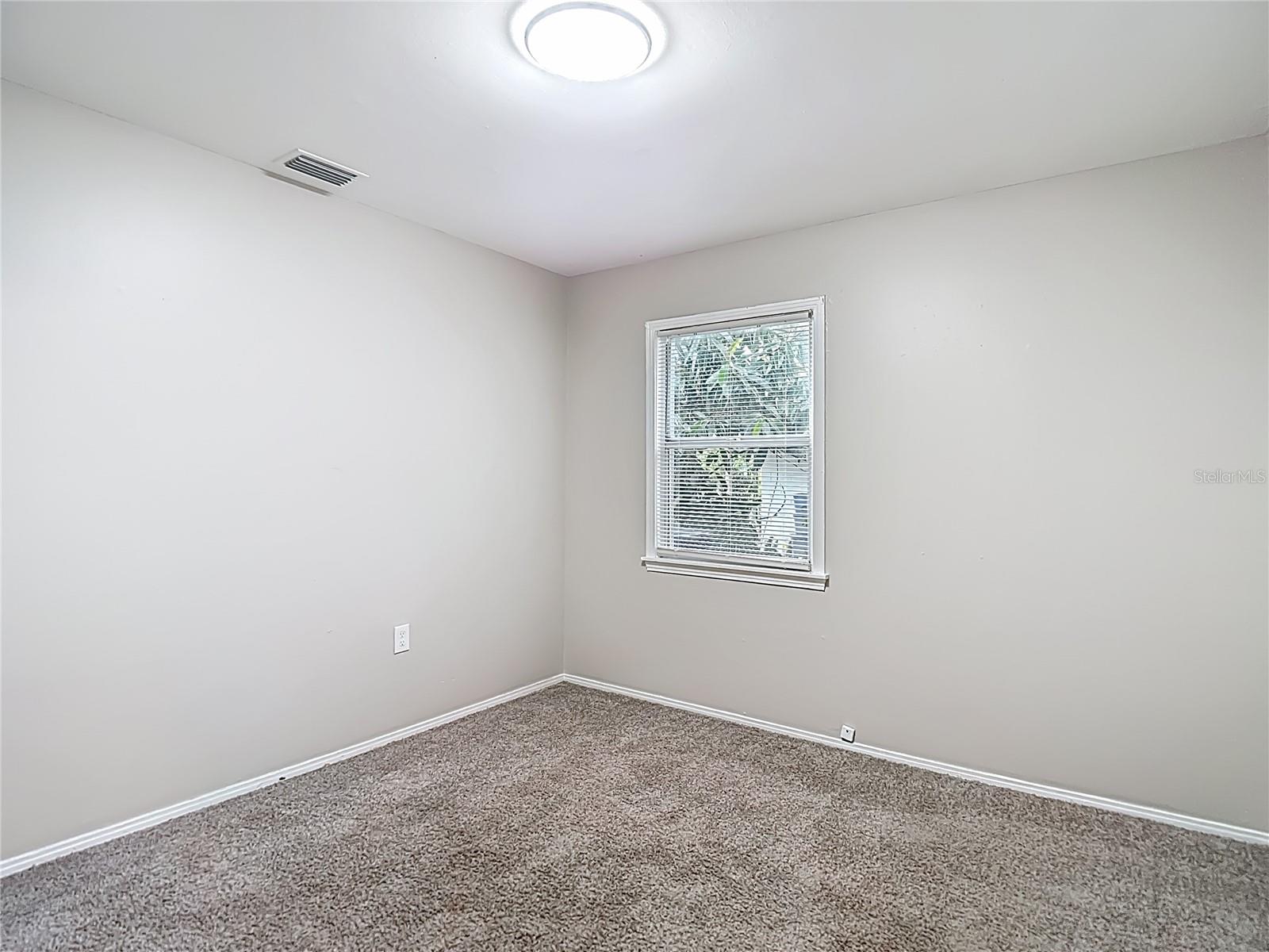 Image 34 of 59 For 1328 Divot Lane