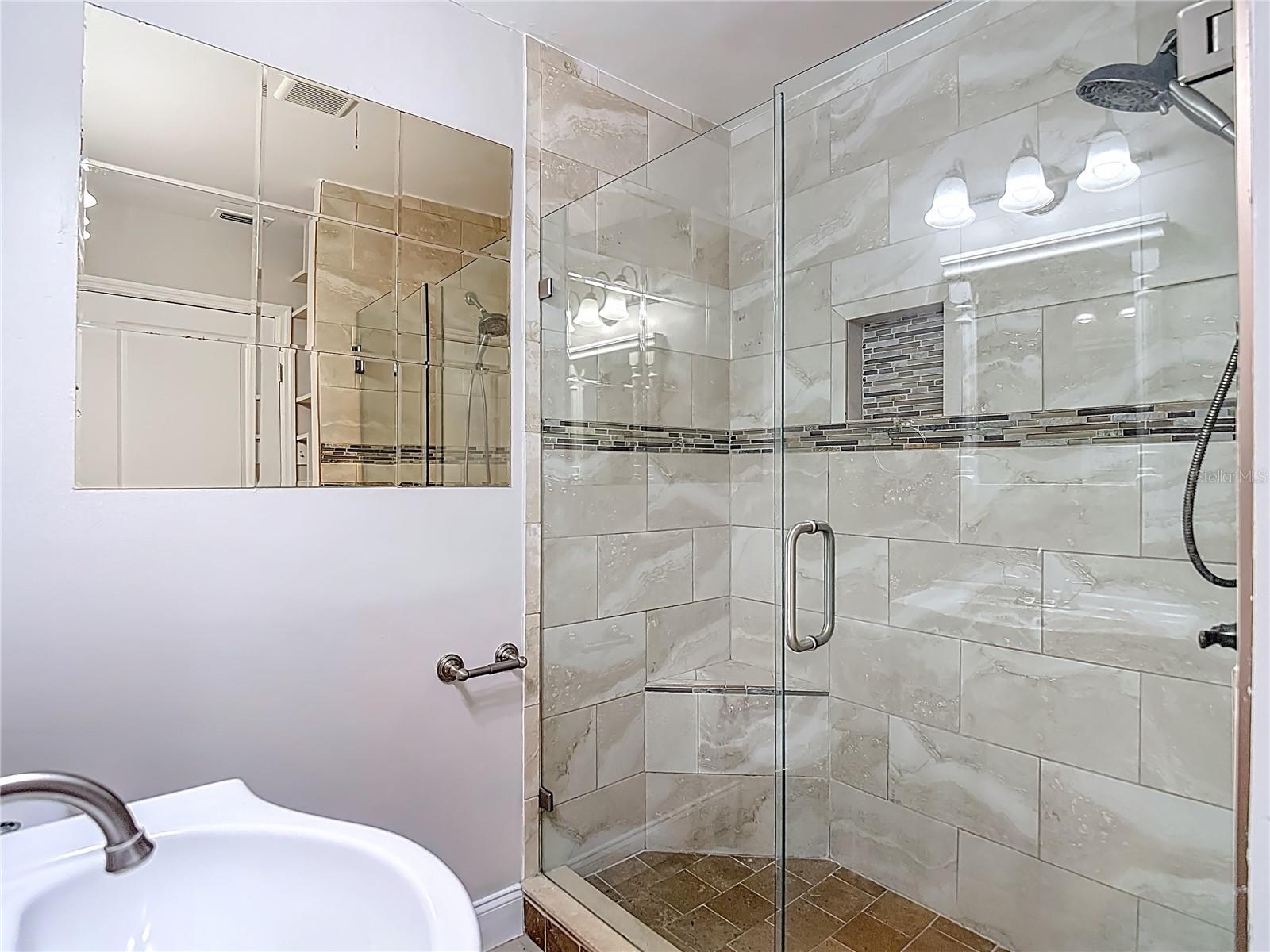 Image 43 of 59 For 1328 Divot Lane