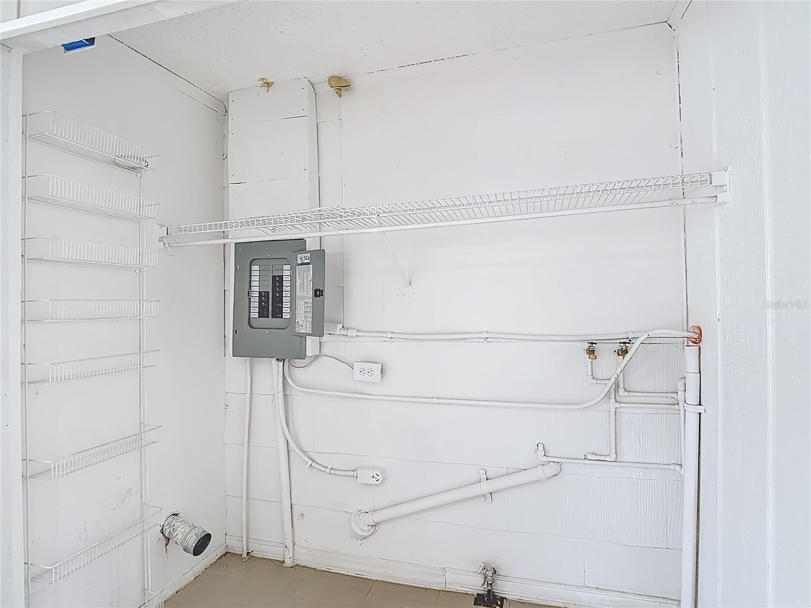 Image 44 of 59 For 1328 Divot Lane