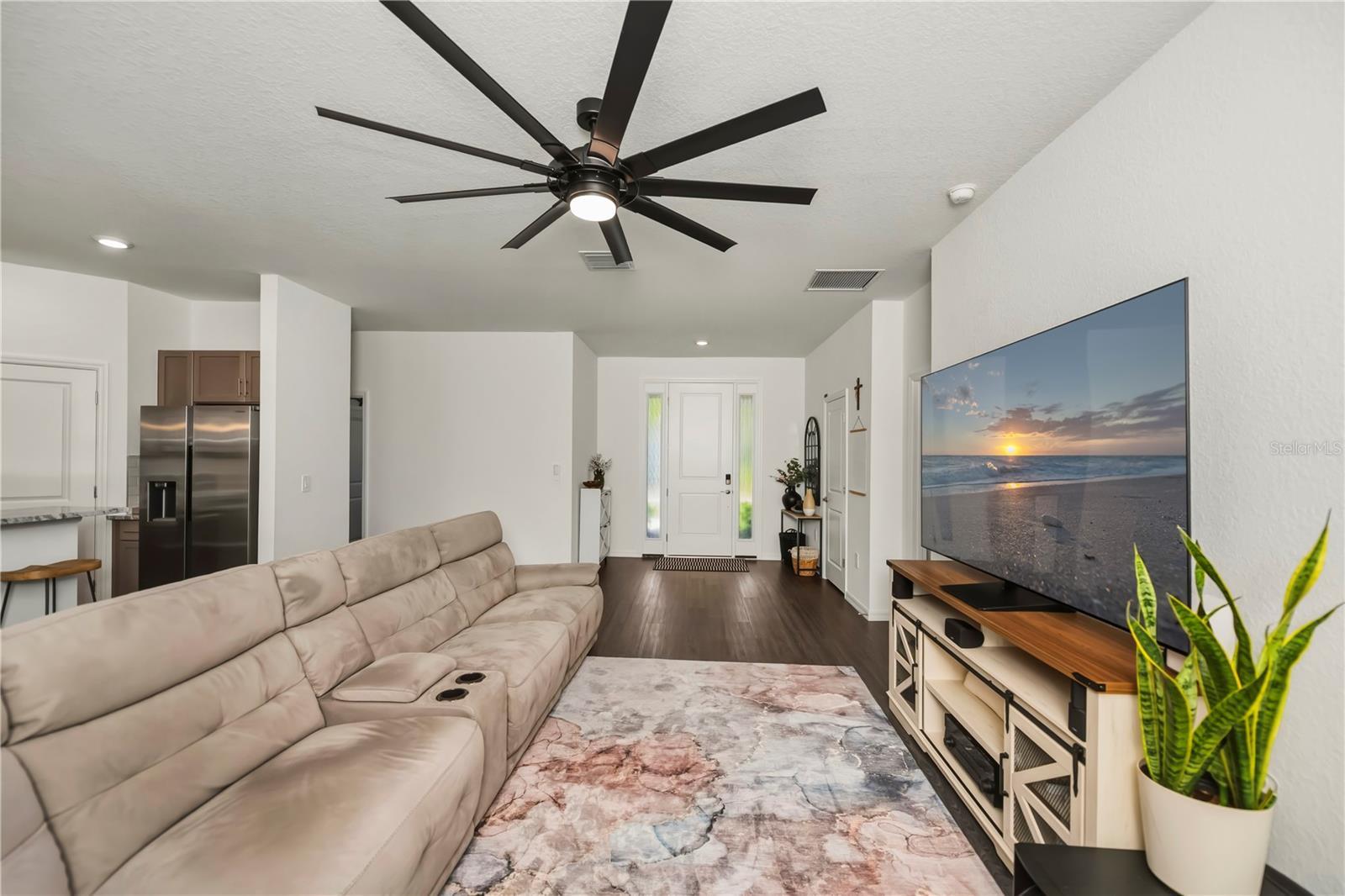 Image 13 of 55 For 5306 Dunsmuir Road