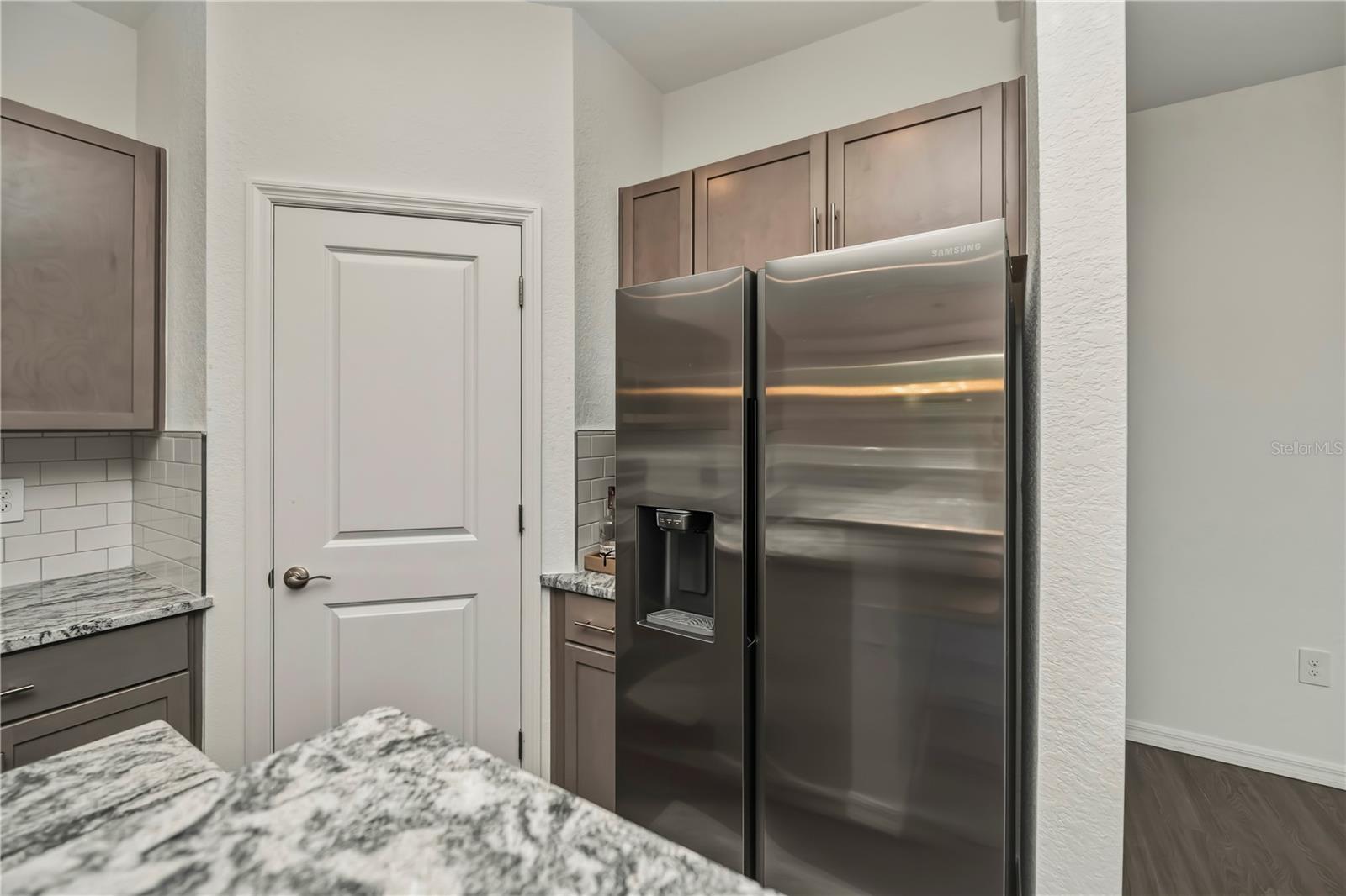 Image 20 of 55 For 5306 Dunsmuir Road