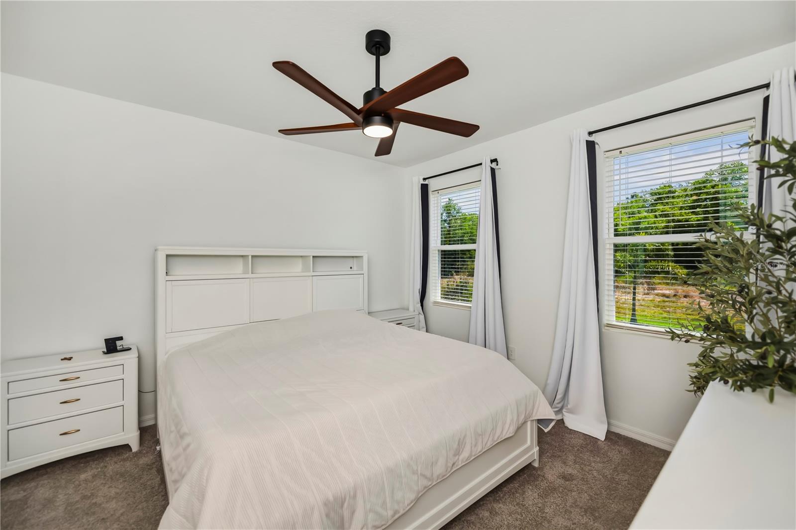 Image 25 of 55 For 5306 Dunsmuir Road