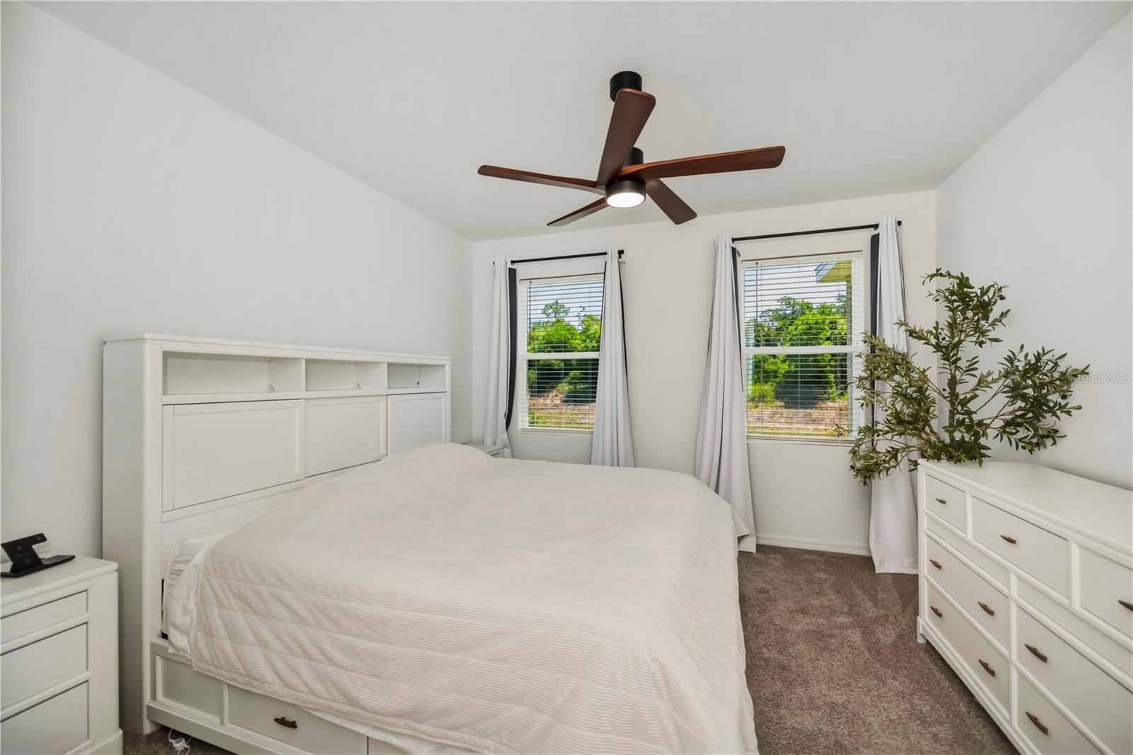 Image 26 of 55 For 5306 Dunsmuir Road