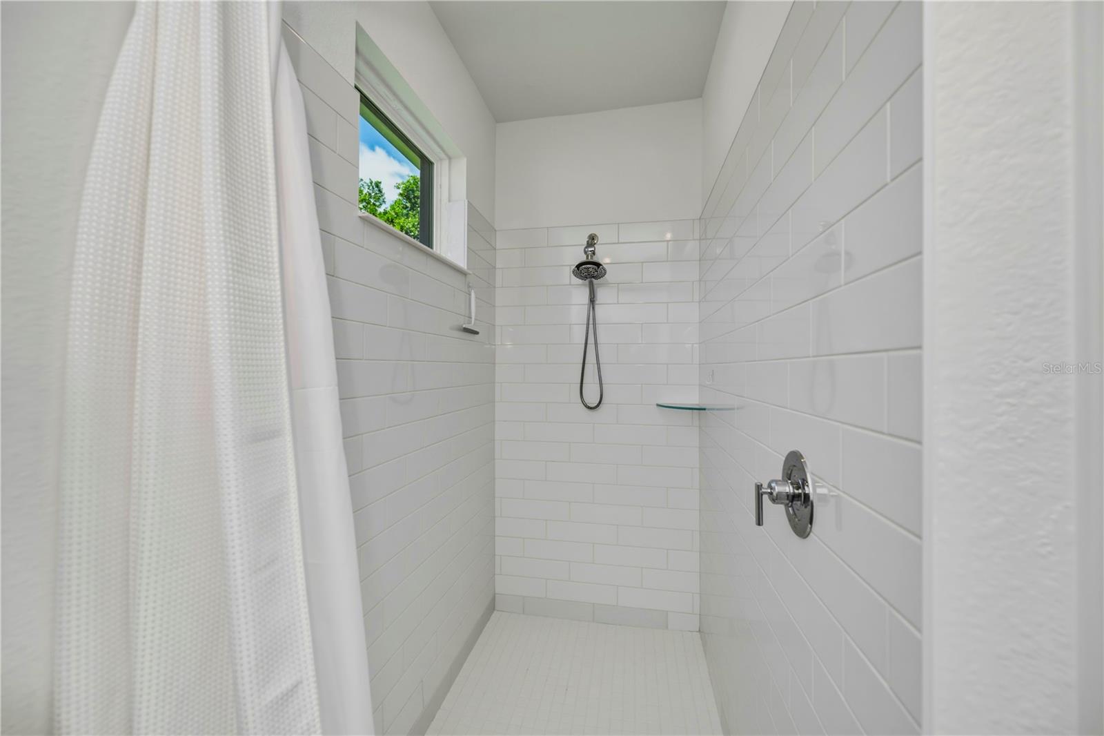 Image 31 of 55 For 5306 Dunsmuir Road