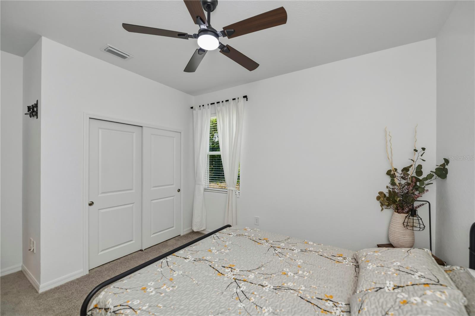 Image 34 of 55 For 5306 Dunsmuir Road