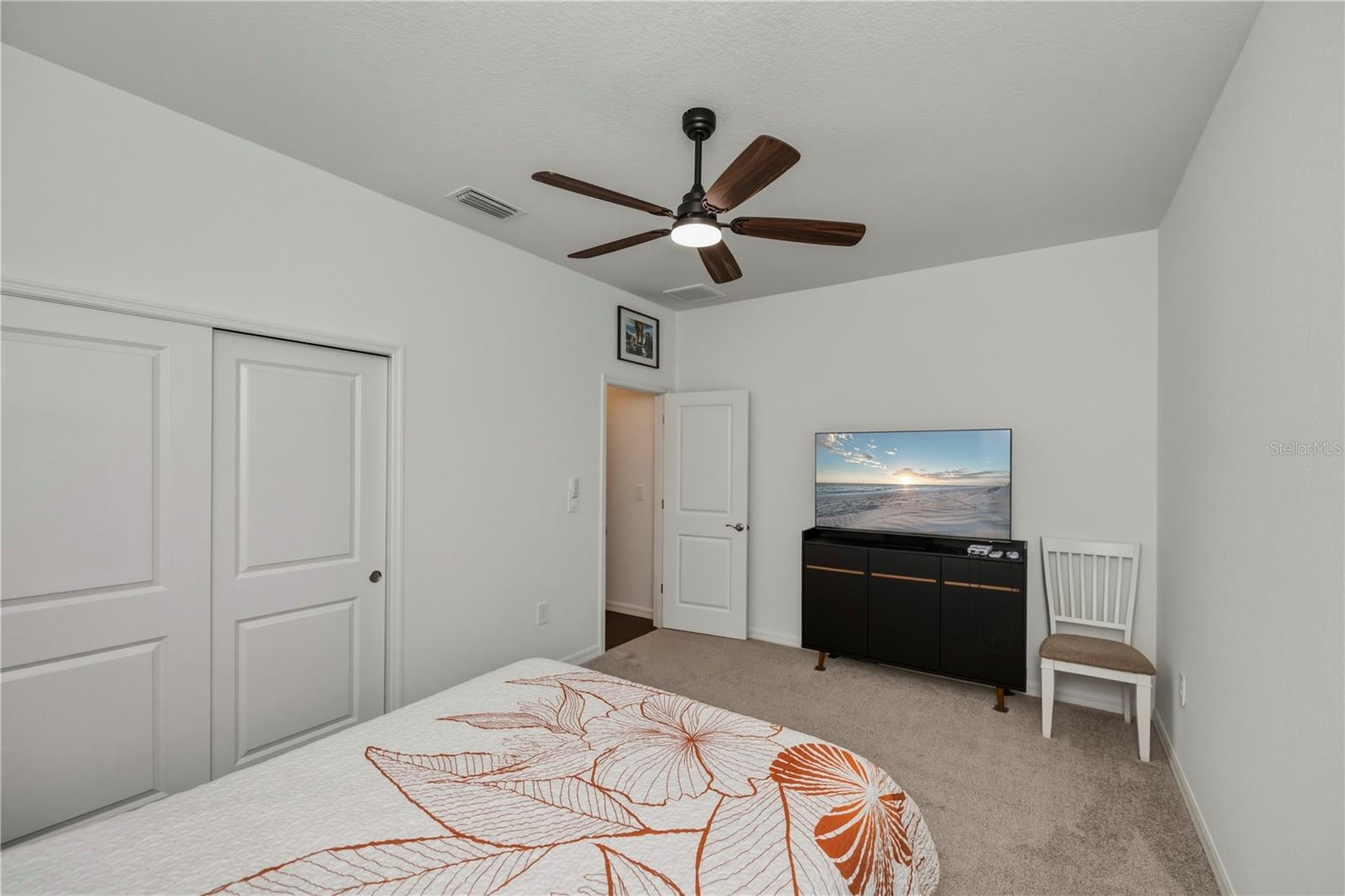 Image 39 of 55 For 5306 Dunsmuir Road