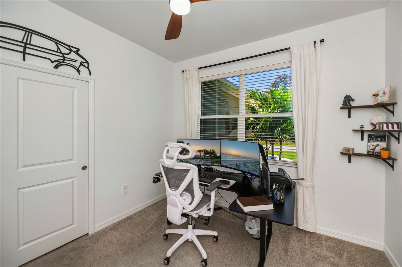 Image 40 of 55 For 5306 Dunsmuir Road