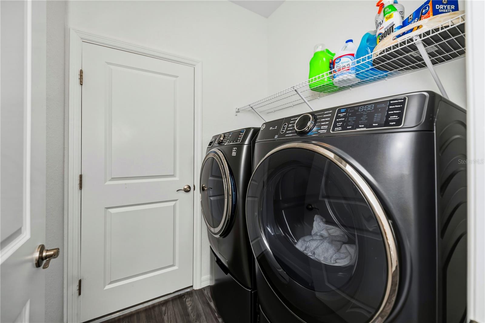 Image 44 of 55 For 5306 Dunsmuir Road