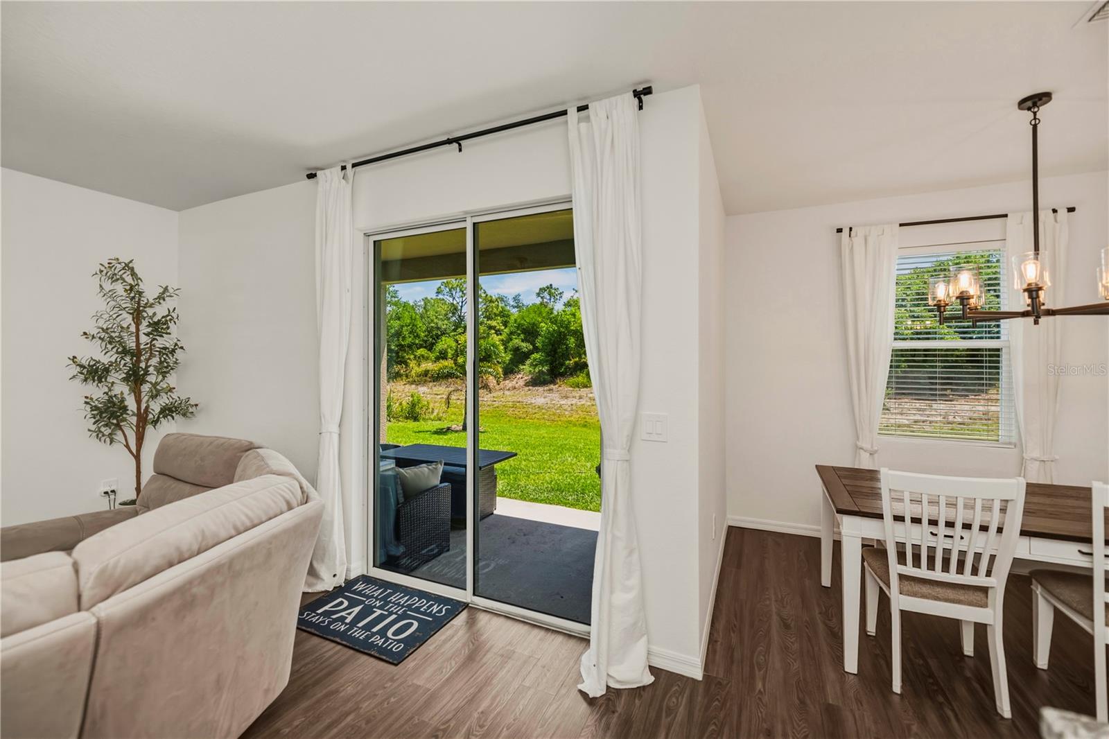 Image 45 of 55 For 5306 Dunsmuir Road