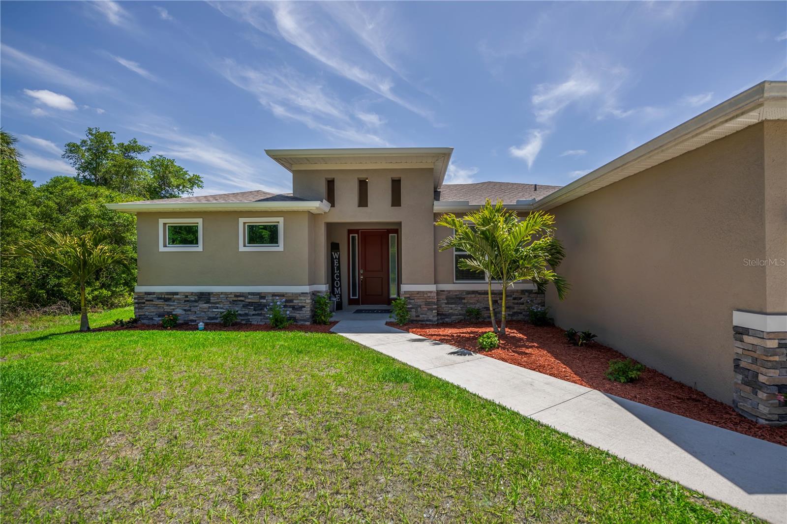 Image 8 of 55 For 5306 Dunsmuir Road