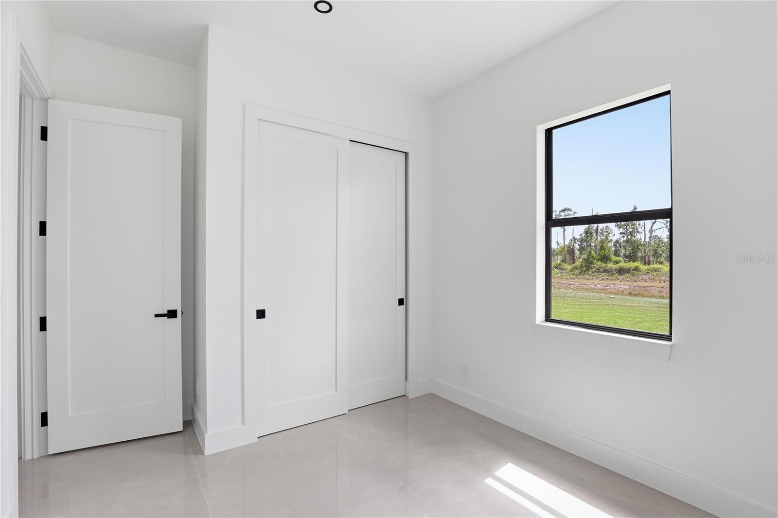 Image 19 of 27 For 1124 Edelweiss Street E