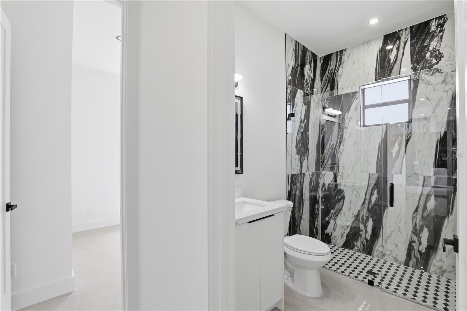 Image 22 of 27 For 1124 Edelweiss Street E