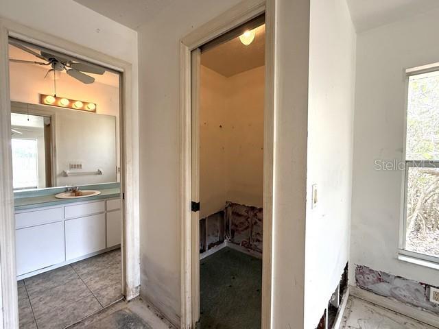 Image 18 of 50 For 1241 Venice Boulevard