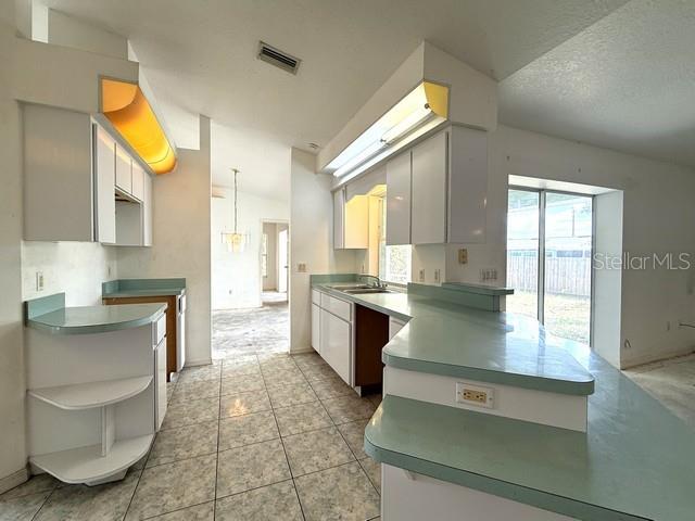 Image 27 of 50 For 1241 Venice Boulevard