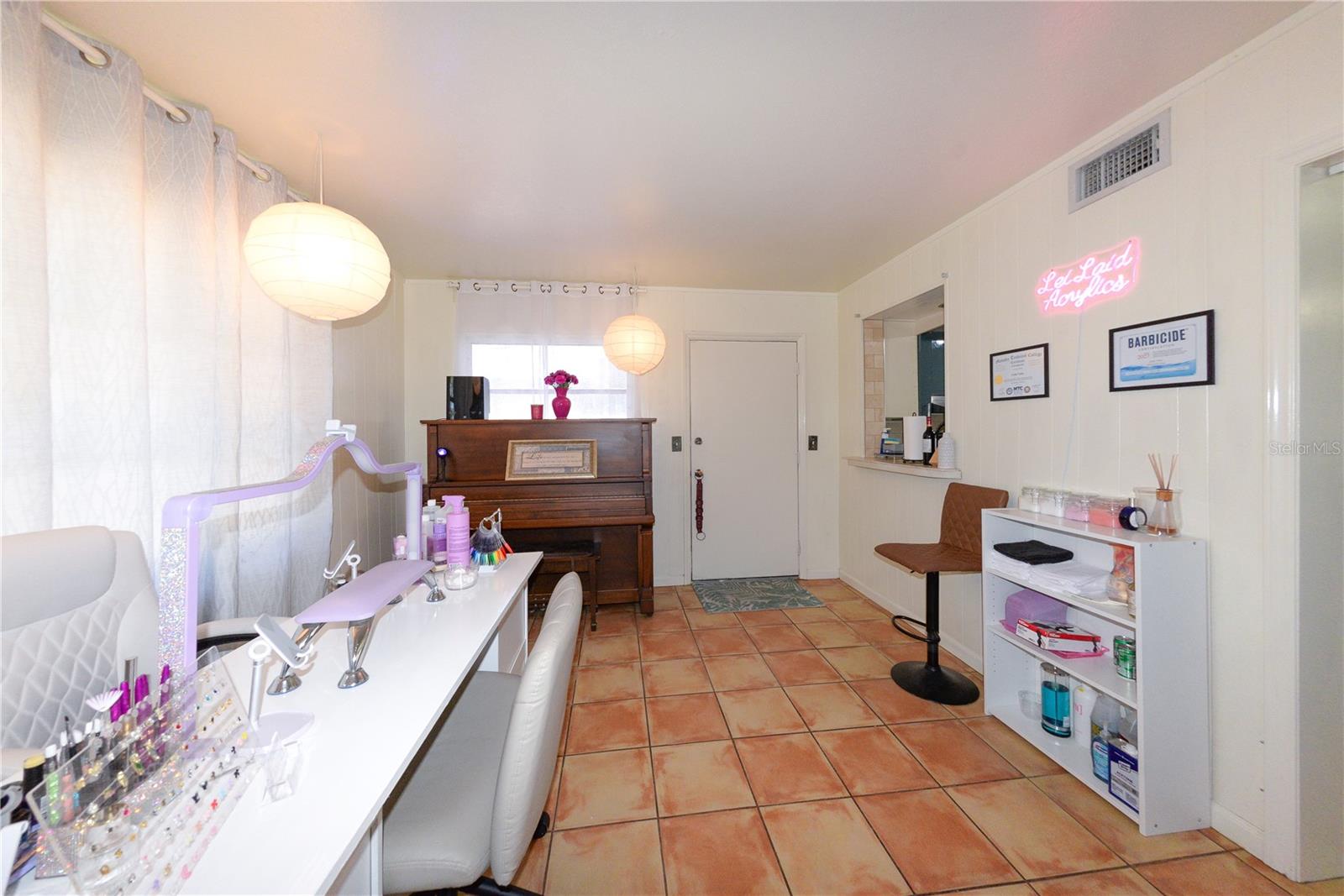 Image 16 of 31 For 9215 Kingston Road