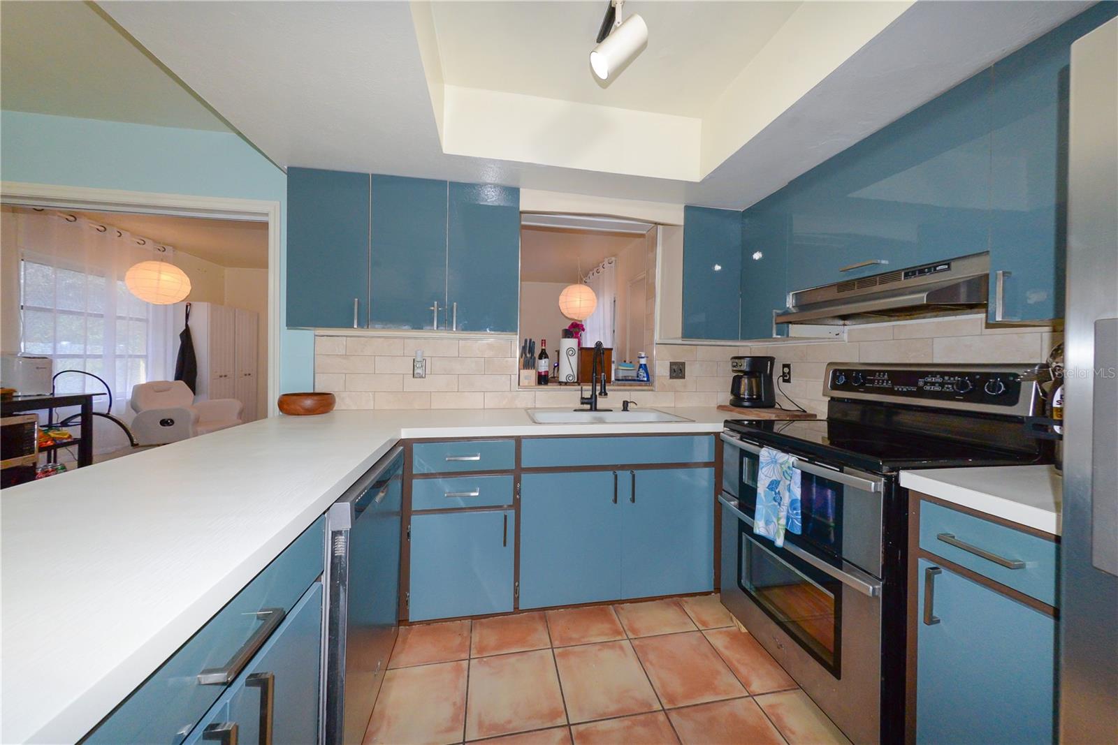 Image 8 of 31 For 9215 Kingston Road