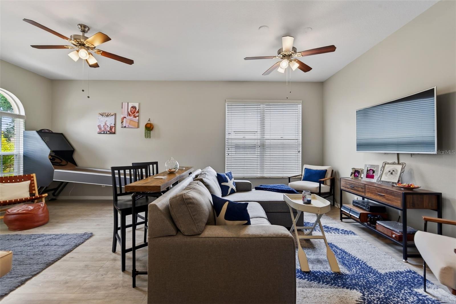 Image 27 of 76 For 408 Delwood Breck Street