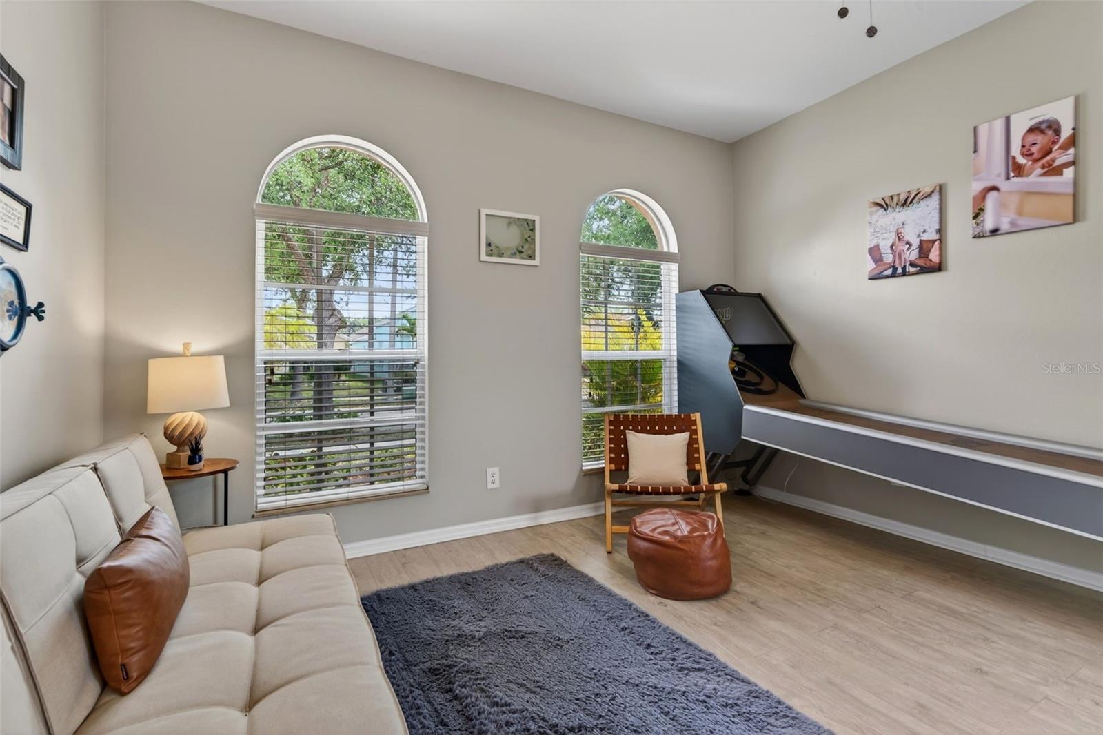 Image 28 of 76 For 408 Delwood Breck Street