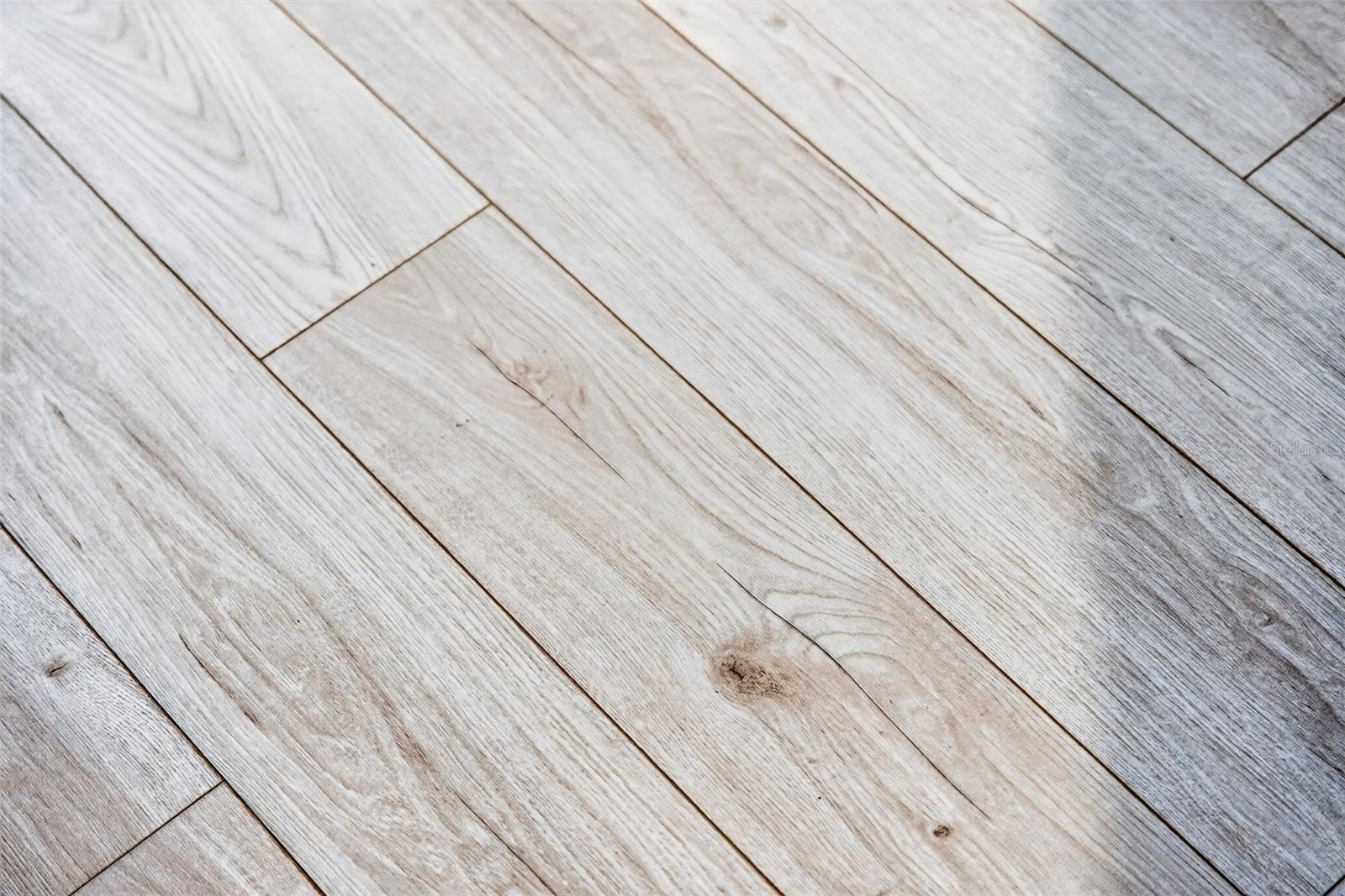 Image 32 of 76 For 408 Delwood Breck Street