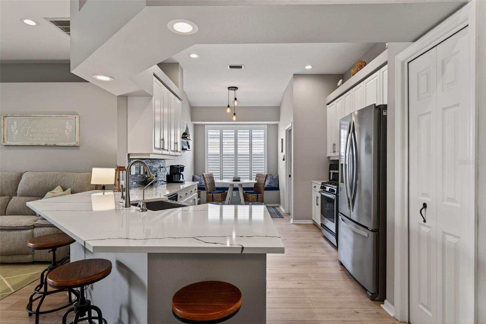 Image 5 of 76 For 408 Delwood Breck Street