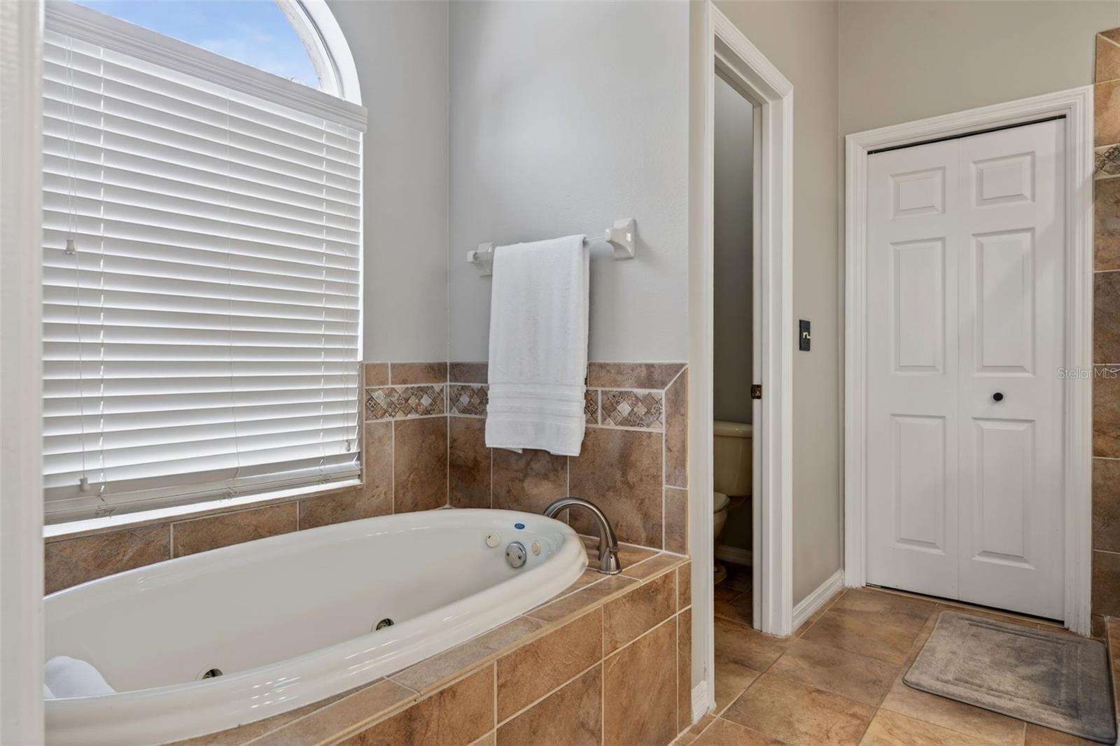 Image 55 of 76 For 408 Delwood Breck Street