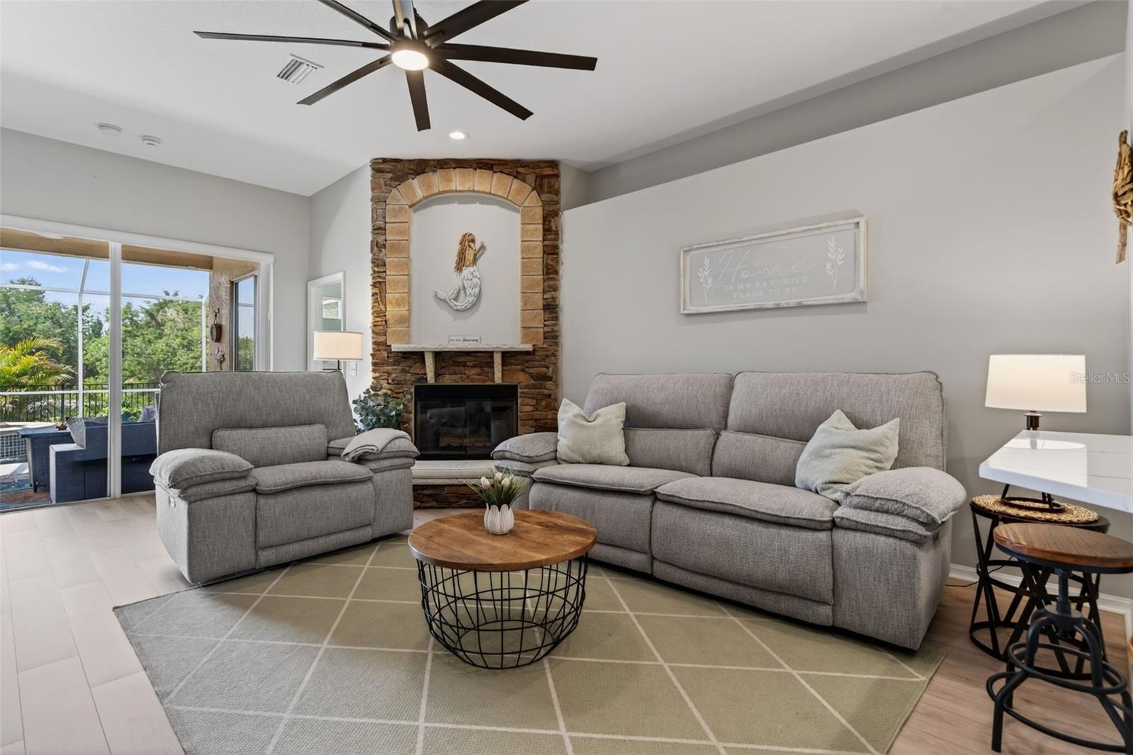 Image 6 of 76 For 408 Delwood Breck Street