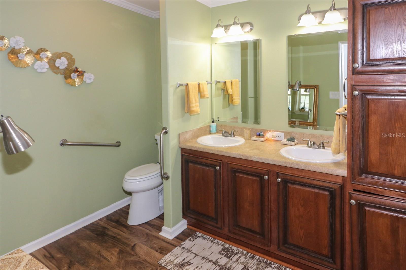 Image 18 of 37 For 29200 Jones Loop Road 715