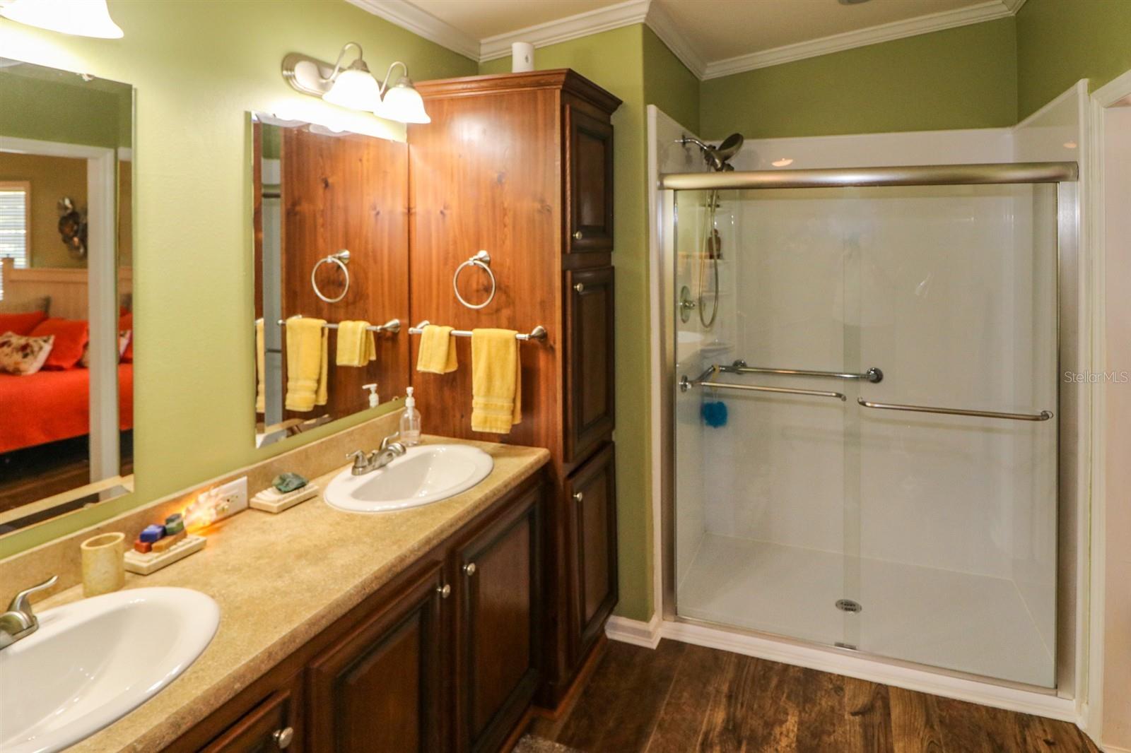 Image 19 of 37 For 29200 Jones Loop Road 715